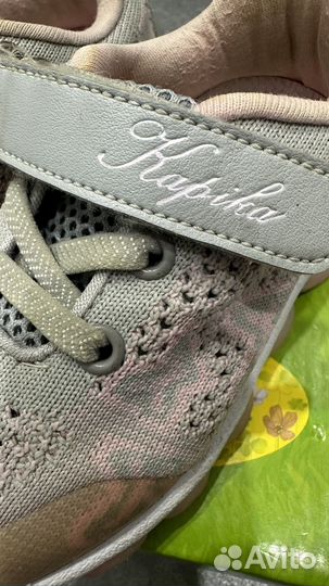 Кроссовки на девочку 25