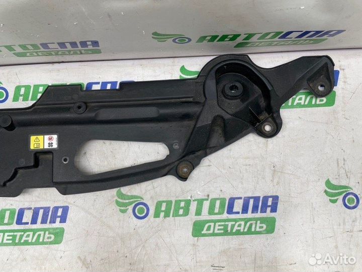 Накладка замка капота передняя Jaguar Xf седан