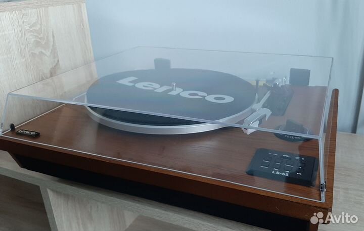 Виниловый проигрыватель Lenco