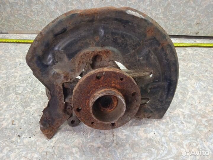 Кулак поворотный передний правый Renault Megane 2