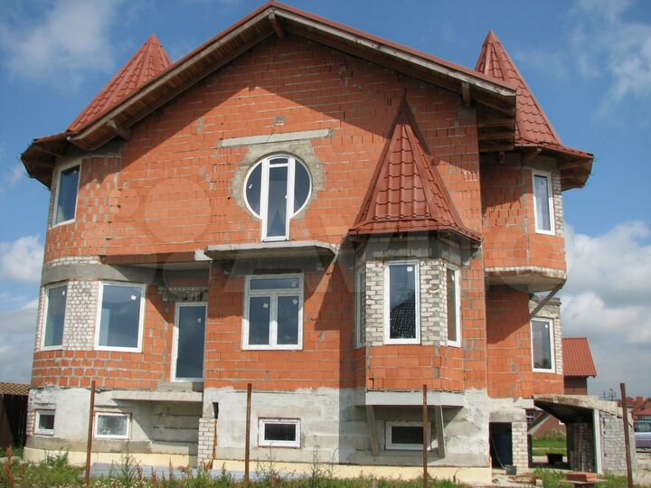 Дом 424 м² на участке 10 сот.