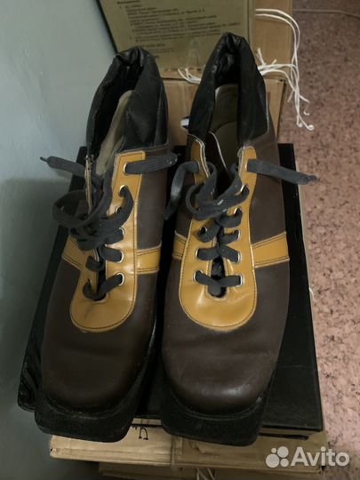 Ботинки лыжные