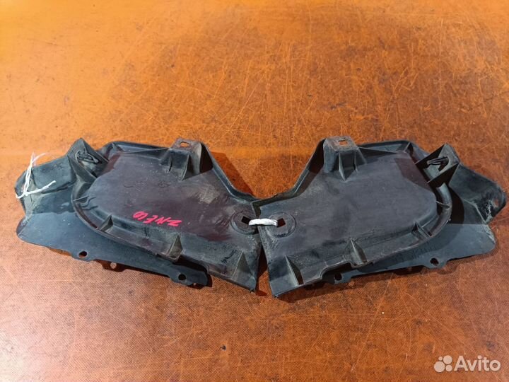Подкрылок Toyota Wish ZNE10G задний