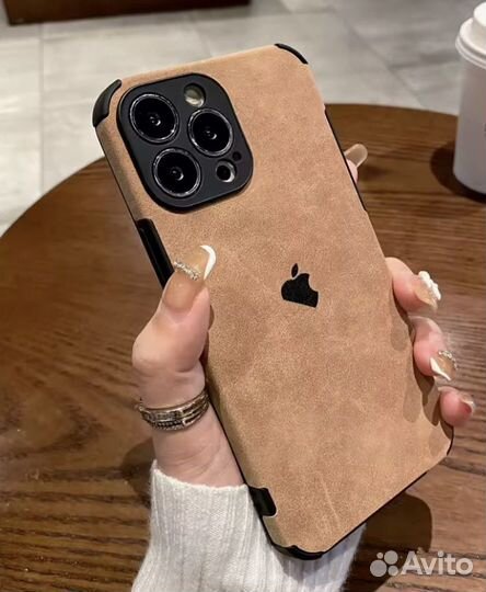 Чехол на iPhone 11, iPhone 12, iPhone 13