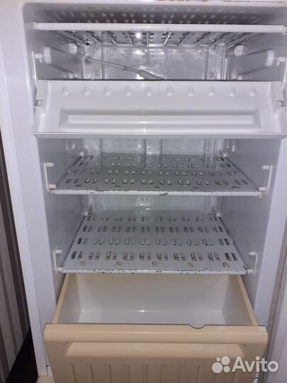 Холодильник бу stinol