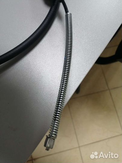 Трос стояночного тормоза правый на Hyundai Verna