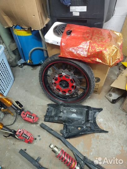 На Racer, Panther, есть запчасти