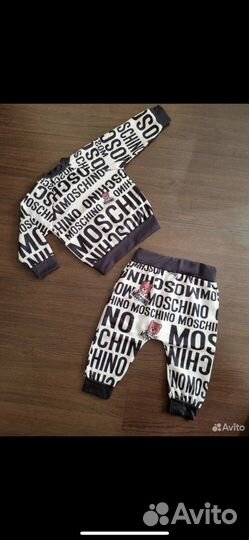 Костюм moschino 68