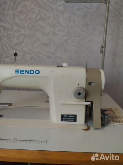 Электрическая прямострочная швейная машинка