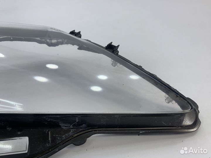 Lexus LX 570 стекло фары правое