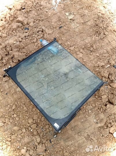 Стекло дверное для Jcb 3cx-4cх 2003