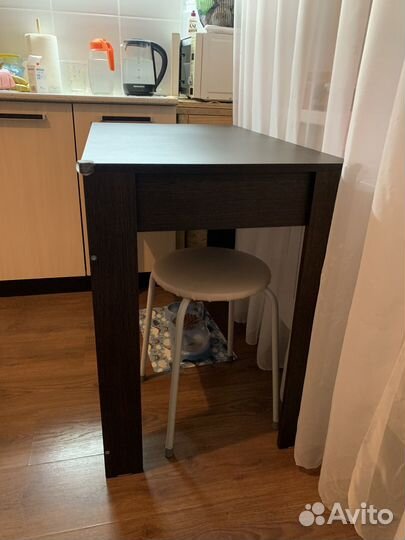 Кухонный стол