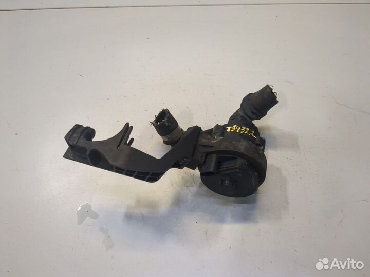 Насос водяной BMW 7 G11, G12, 2016