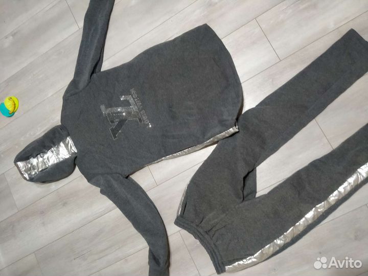 Костюм спортивный