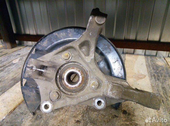 Кулак (цапфа) передний левый Chevrolet Cruze 2012