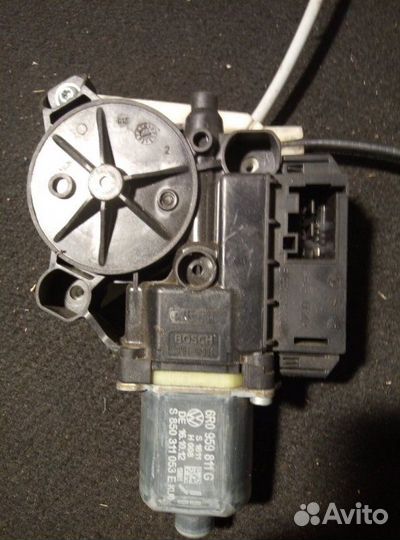 Стеклоподъемник задний левый Volkswagen Polo