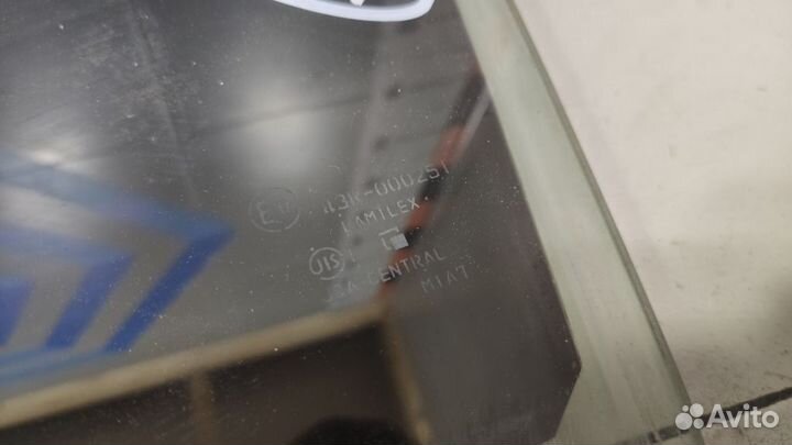 Стекло задней левой двери Infiniti M Y51