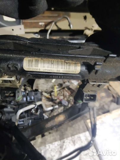 Топливная рампа с форсунками Focus 2 1.4л. 1.6л