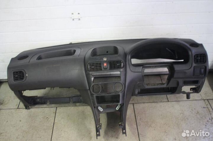 Панель передняя салона (торпедо) Nissan AD Y11