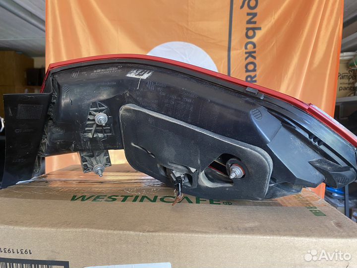 Фонарь задний левый Mercedes w212