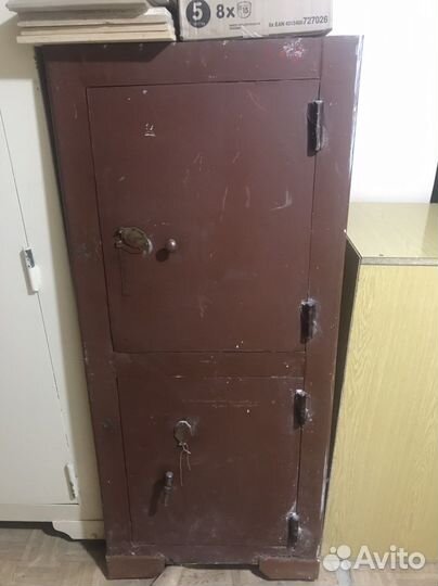 Сейф с ключами