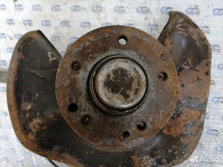 Кулак поворотный передний правый Mercedes W208 Clk