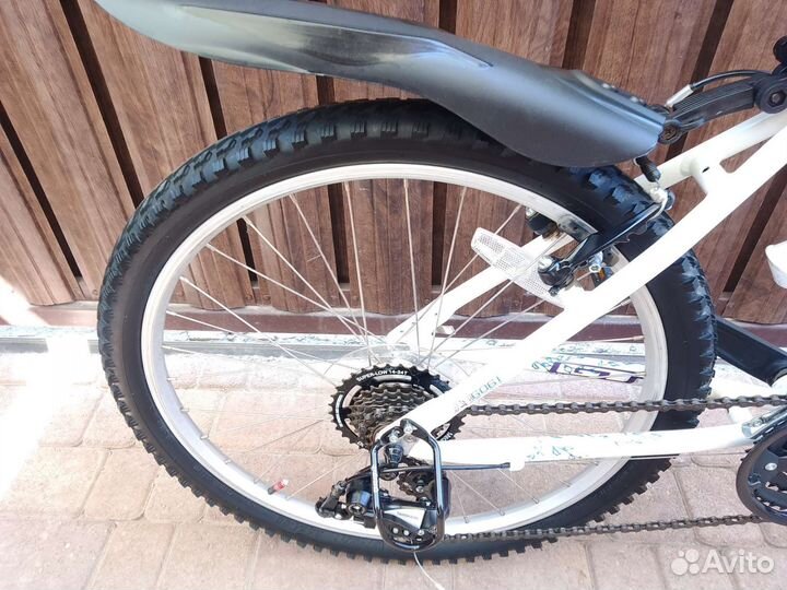 Велосипед GT Laguna колеса 24