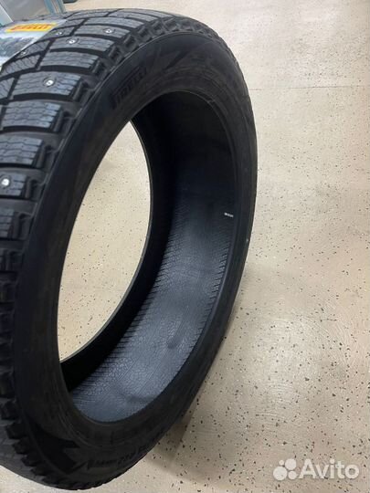 Pirelli Scorpion Ice Zero 2 285/35 R22 и 315/30 R22 107T