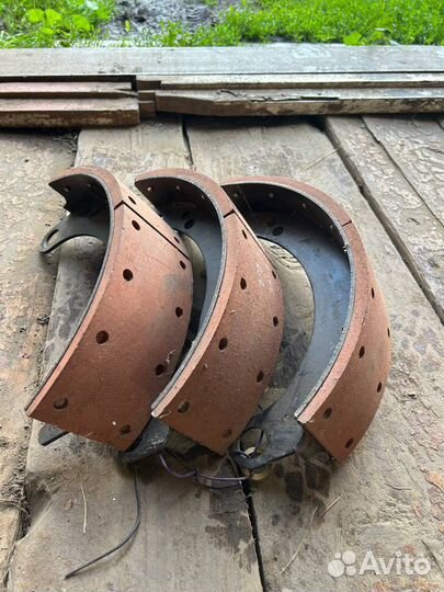 Тормозные колодки Газ-3307 задние