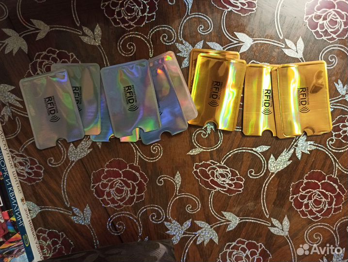 Защитный чехол для контактных банковских карт