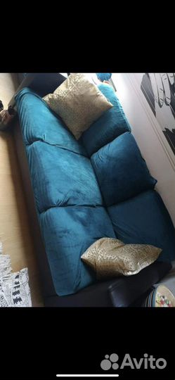 Бирюзовый чехол на диван прямой и тремя подушками