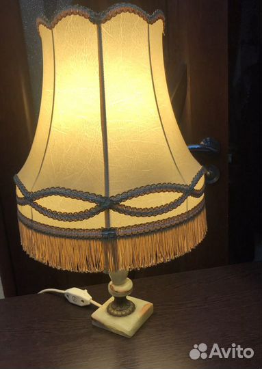Лампа настольная оникс