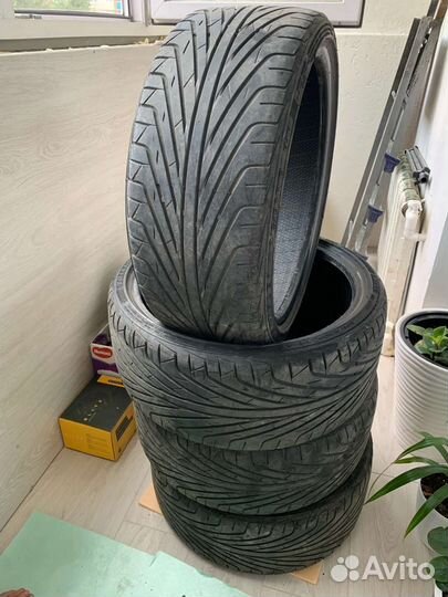 Triangle TR698 215/35 R18