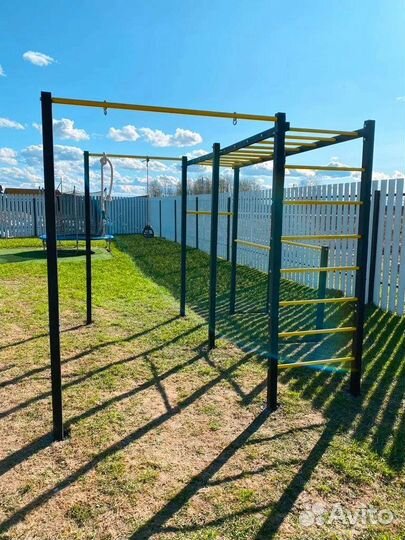 Спортивная воркаут площадка, комплекс, турники