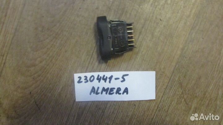 Кнопка стеклоподъемника передняя (Nissan Almera)