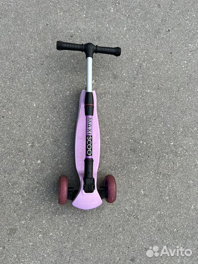 Самокат трехколесный