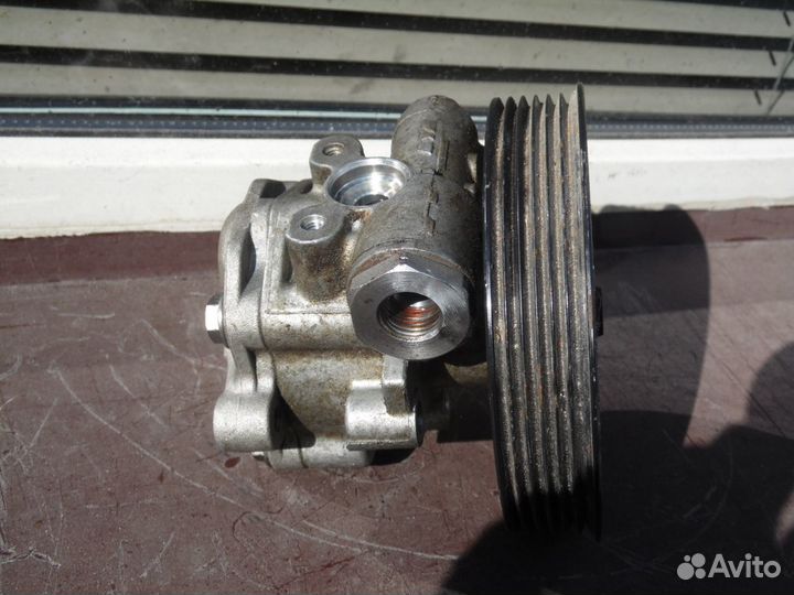 Насос гур гидроусилителя руля Рено Сандеро Логан 2