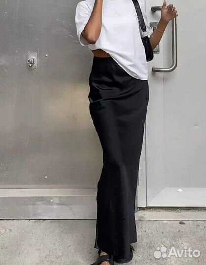 Длинная шелковая атласная юбка.Размер L(46)