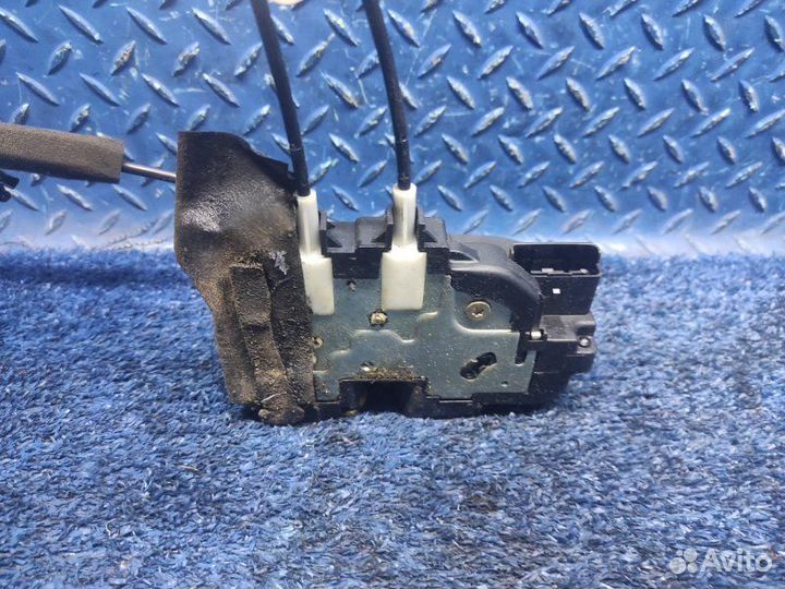 Замок двери передний левый Infiniti Fx35