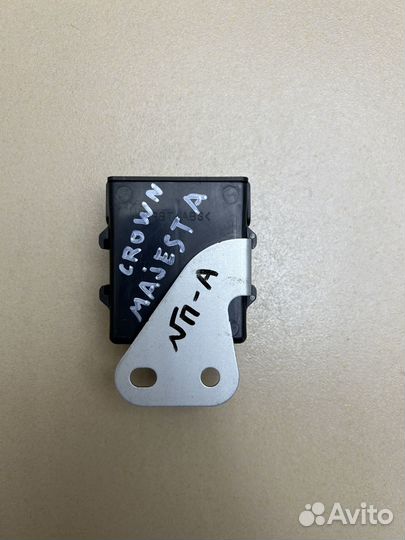 Блок управления дверью Toyota Crown Majesta 186