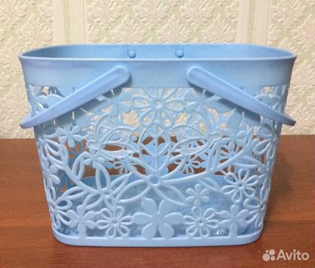Новая пластиковая корзинка
