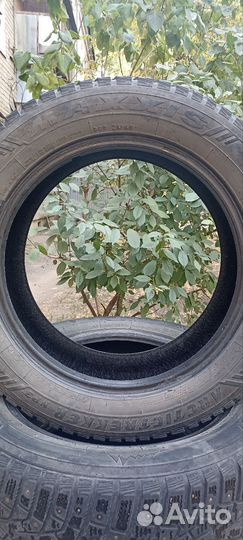 Arctic Trucks AT405 215/60 R17 100T