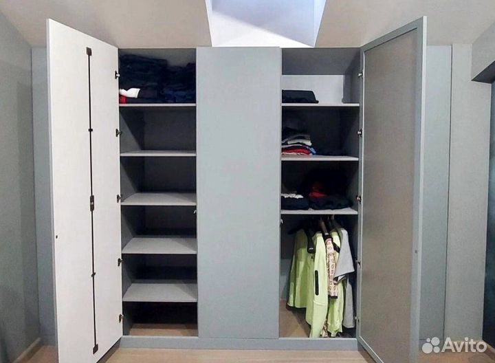 Шкаф купе с зеркалом