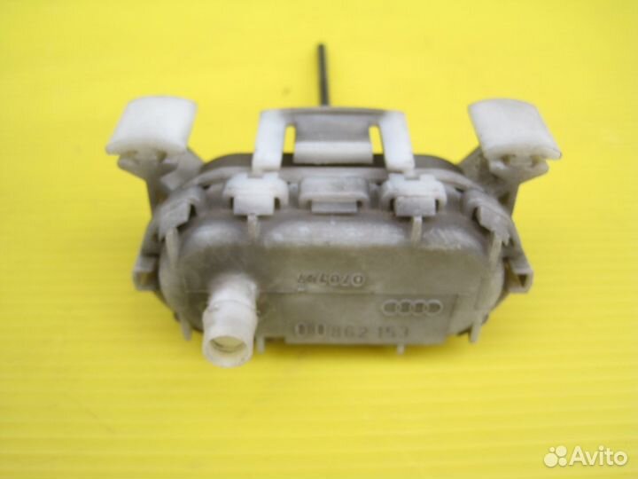 Активатор лючка бензобака Audi A3 8L 8l0862153
