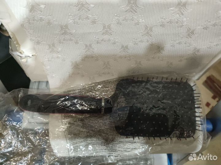 Новые в упаковке. Расчески для укладки. Массажные