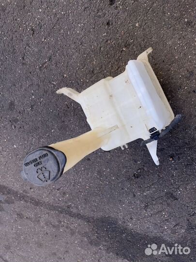 Бачок стеклоомывателя Toyota Corolla Fielder ZZE12