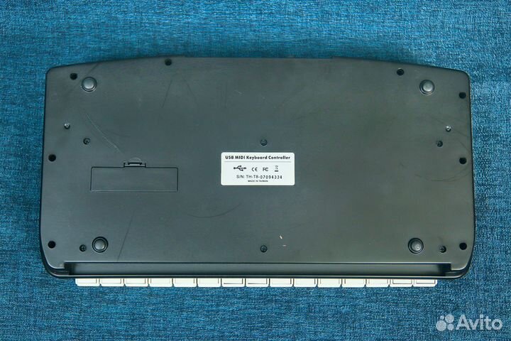 Миди-клавиатура Midiplus Origin 26