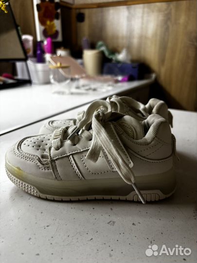 Кроссовки для девочки