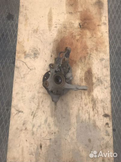 Правый поворотный кулак на opel meriva