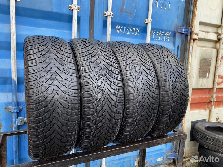 Nokian Tyres WR SUV 4 235/55 R19